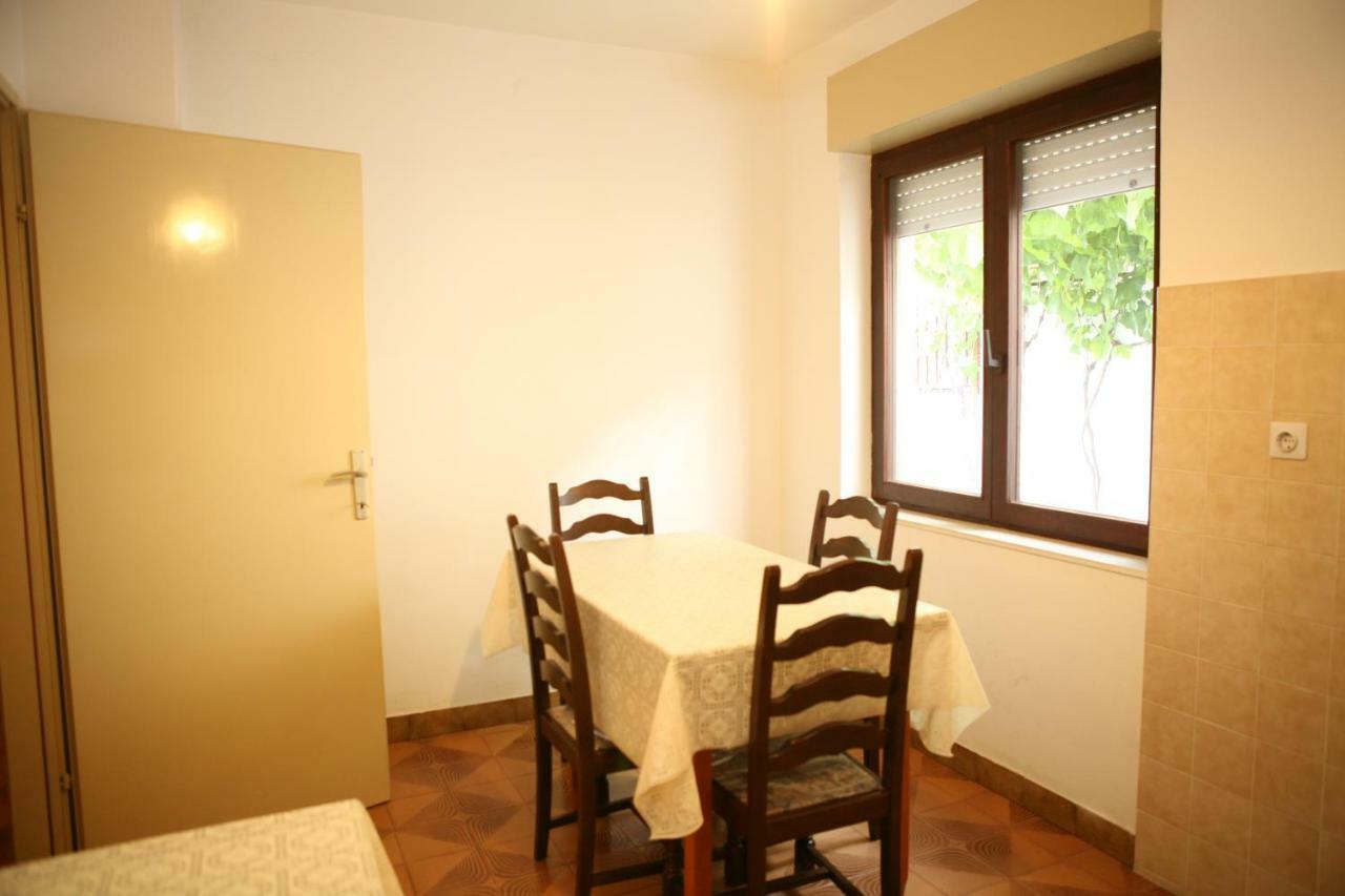 Rooms And Apartments Kurtovic Seget Donji Exterior photo