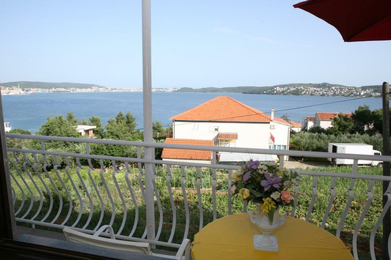 Rooms And Apartments Kurtovic Seget Donji Exterior photo