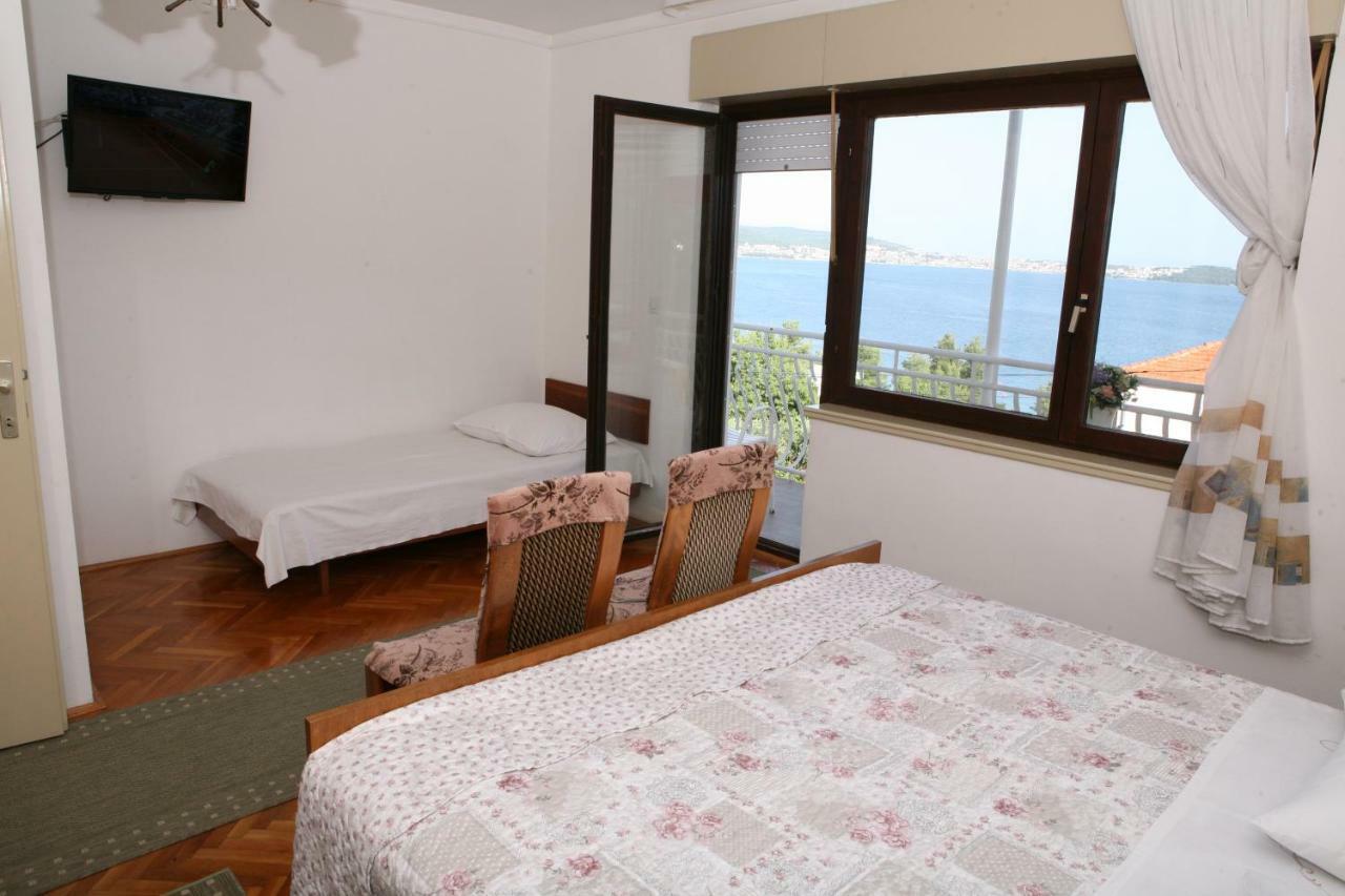 Rooms And Apartments Kurtovic Seget Donji Exterior photo