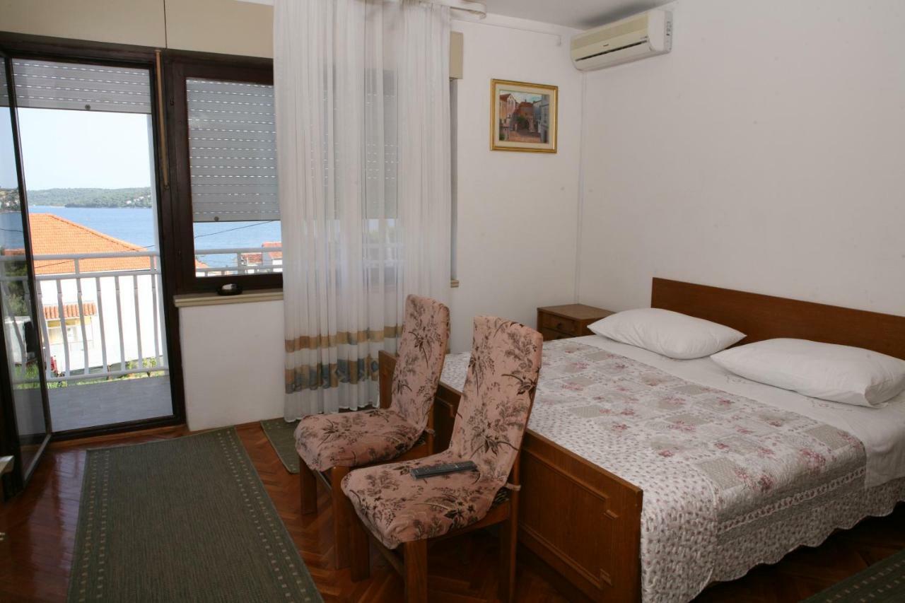 Rooms And Apartments Kurtovic Seget Donji Exterior photo