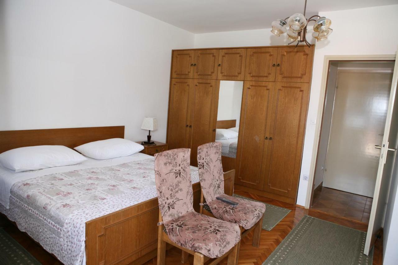 Rooms And Apartments Kurtovic Seget Donji Exterior photo