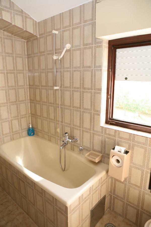 Rooms And Apartments Kurtovic Seget Donji Exterior photo