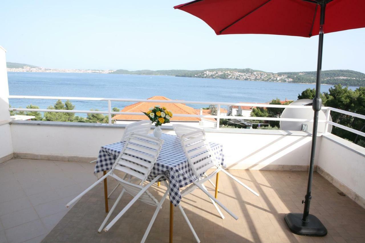 Rooms And Apartments Kurtovic Seget Donji Exterior photo