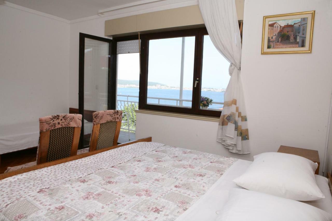 Rooms And Apartments Kurtovic Seget Donji Exterior photo
