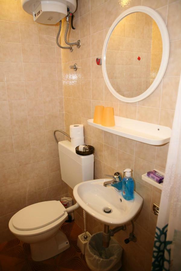 Rooms And Apartments Kurtovic Seget Donji Exterior photo