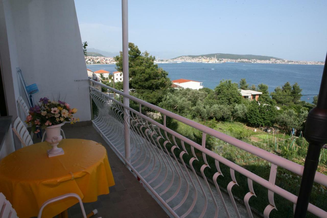 Rooms And Apartments Kurtovic Seget Donji Exterior photo