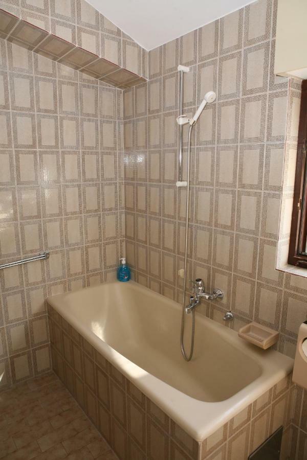 Rooms And Apartments Kurtovic Seget Donji Exterior photo