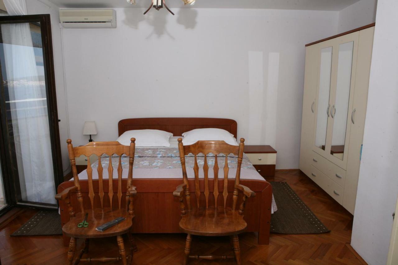 Rooms And Apartments Kurtovic Seget Donji Exterior photo